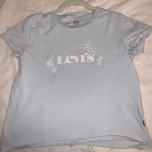 Blue Levi’s tshirt
